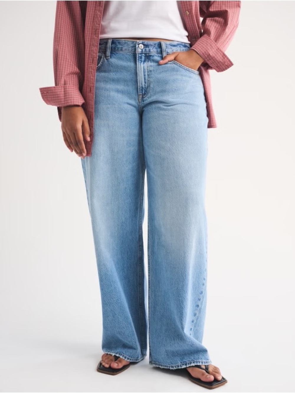 Abercrombie and Fitch NWT Curve LoveLow-Rise Light Wash Wide-Leg Jeans for Women